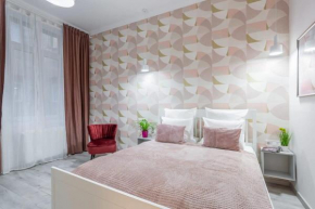 Gorgeous & Super Central Studio